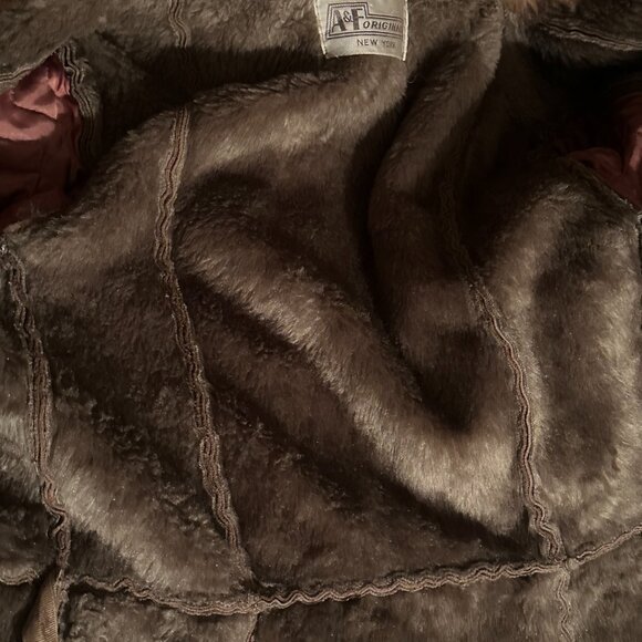 vintage tan suede wrap coat with fu collar size 6 - Picture 3 of 4